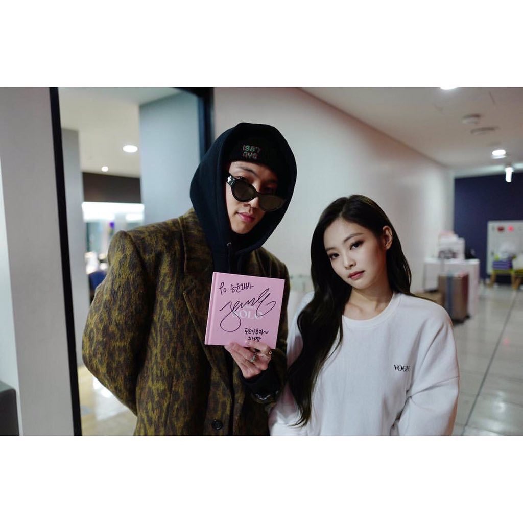 hwanaejimaa's tweet photo. Lisa with WINNER
Jennie with Mino
Jennie with Seungyoon

#WINPIN #WINNER #BLACKPINK https://t.co/4zgAiQ8gfp