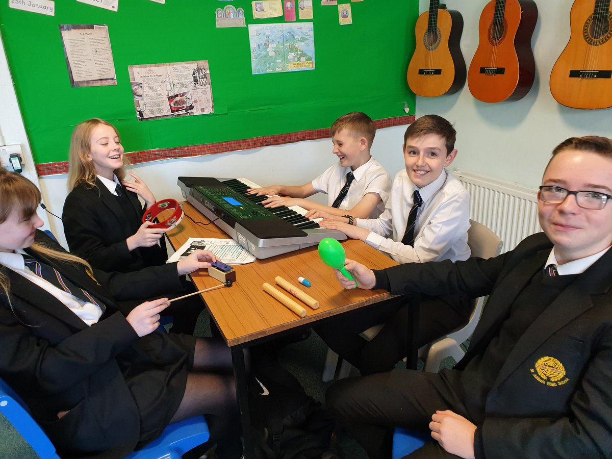 Staidansmus's tweet photo. More Halloween creativity with 1.3 this morning! 🎃🎵🎃
 #dansemacabre
#soundpictures
#creating 
#makingmusic
#Halloween
@Staidansmus https://t.co/wvmmv0zu5M