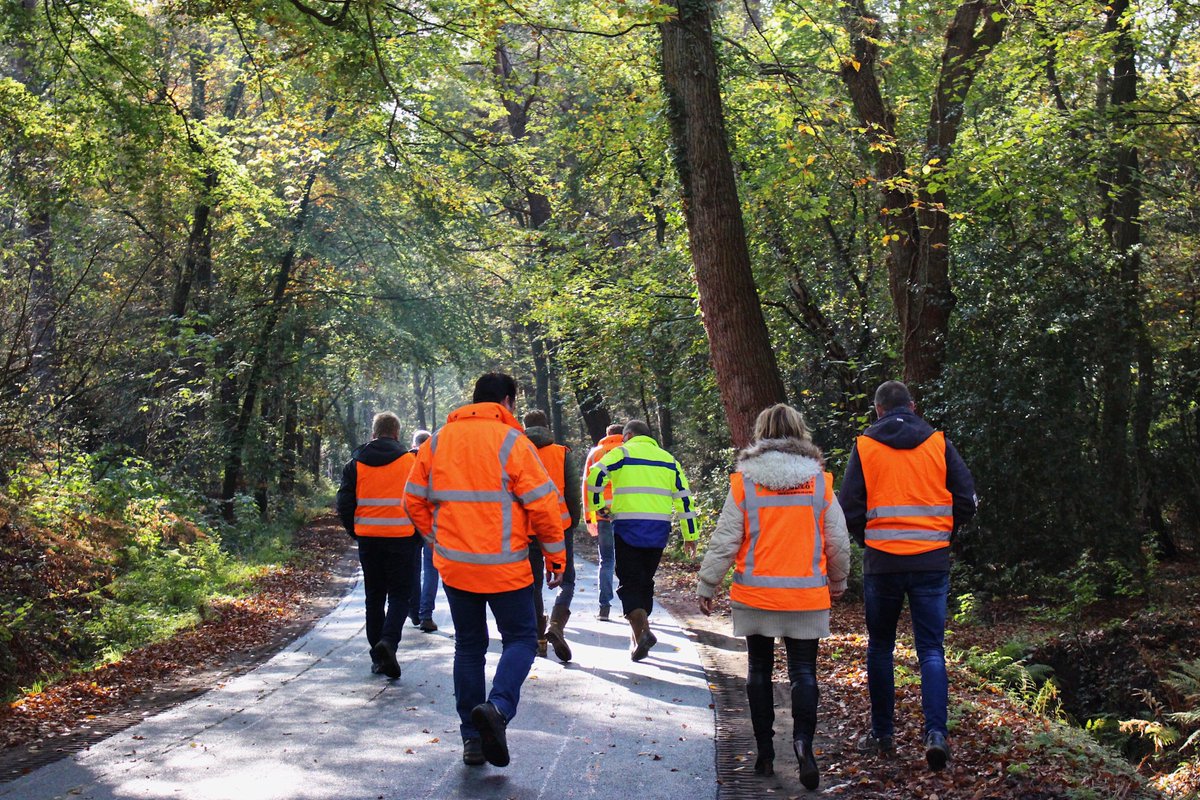 Ecofalt's tweet photo. Vandaag hebben we samen met de mannen van de Gemeente Rijssen Holten een project bezocht waar we Ecofalt aanleggen. Bedankt voor jullie aandacht en interessante vragen! @gmrijssenholten https://t.co/mazzybgCJB