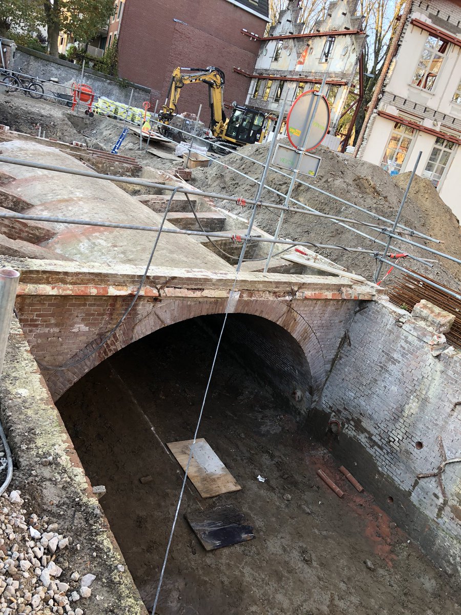 huibvanolden's tweet image. Mooi dat een stukje Binnendieze behouden kan blijven bij een binnenstedelijke ontwikkeling @ErfgoedSHBosch @Erfgoedstem @ErfgoedBrabant . Dank aan de ontwikkelaars van negenheren.nl voor het positief meedenken