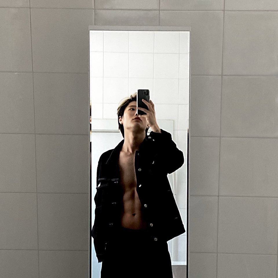 hbnxkwon's tweet image. ผู้ชายไทป์หน้าตี๋ นิสัยรวย ขับรถหรู มีซิกแพค