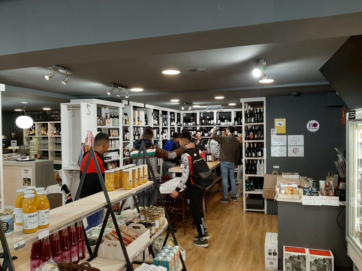 BOdeShalom's tweet photo. A #BOdeShalom hem rebut la vista dels joves del grup d’auxiliar de #restauració de @lleida_cno! 😍 @ILERSISfundacio https://t.co/V5naydEbc8
