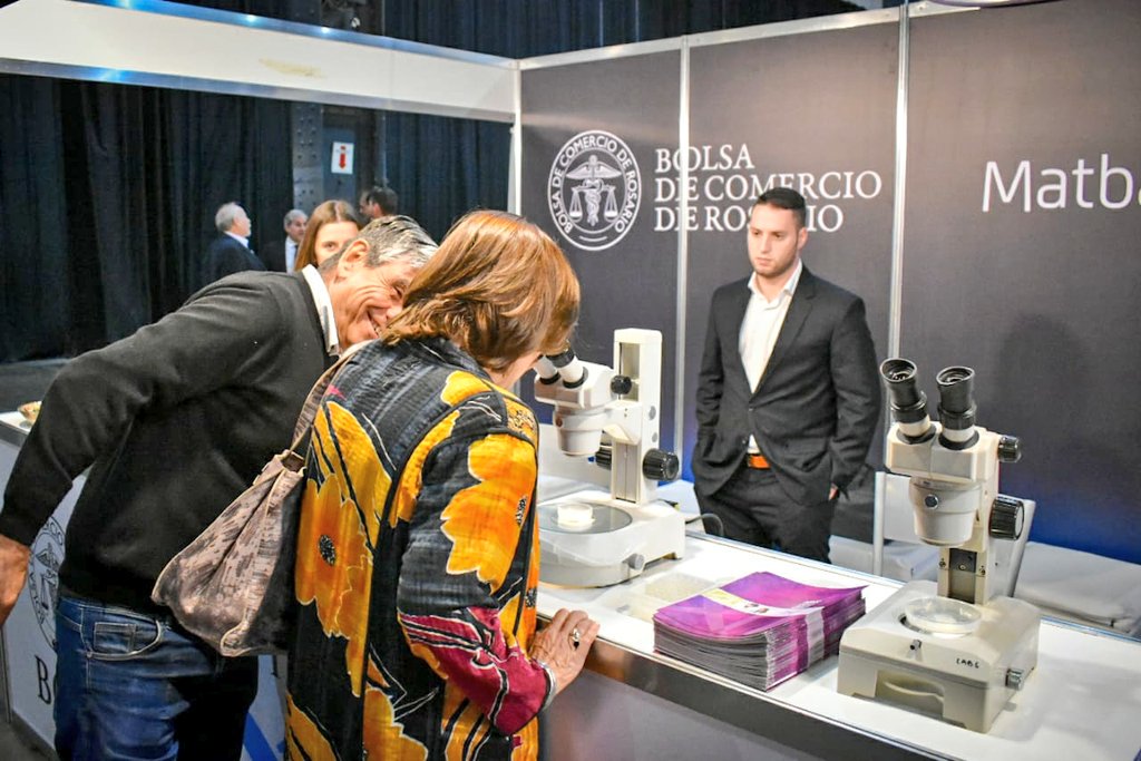 AliciaCiciliani's tweet photo. Participamos de la inauguración de #ExpoSaludable 🌿, encuentro de instituciones, emprendimientos y ONGs que trabajan para mejorar nuestra calidad de vida. Organiza @lacapital y #VidaSana con el apoyo de @ProduccionSF y @MuniRosario. Hoy y mañana en #SalónMetropolitano. https://t.co/lNDyaFete3