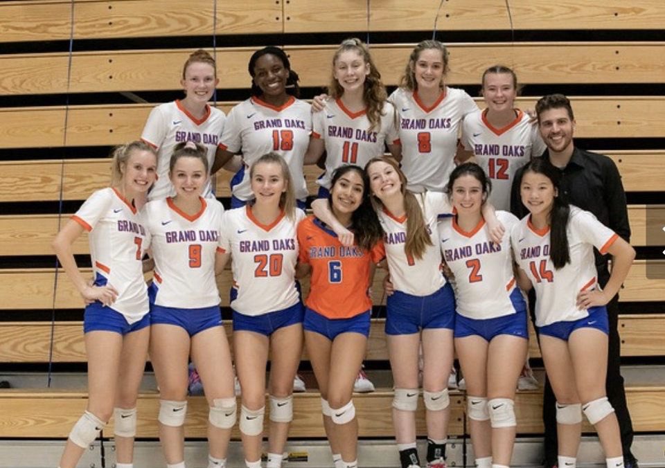 Congratulations to Grand Oaks HS Varsity and JV teams on being named 20-5A district champs! 🧡🏐🐻 #ManyTAVHouAthletes #NextLevel