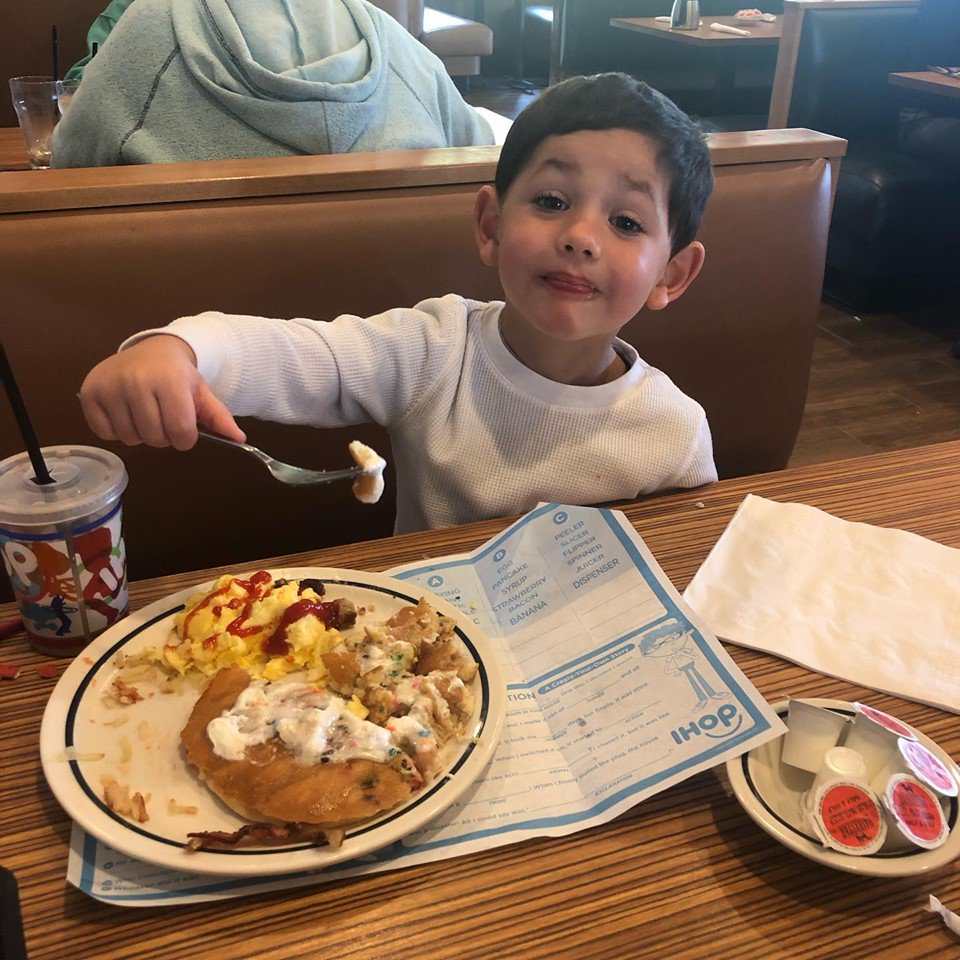 peternahassolar's tweet photo. Transformers and IHOP, I don't know who had a better day #dadlife #dad #ihop https://t.co/sJIbEc0U0M