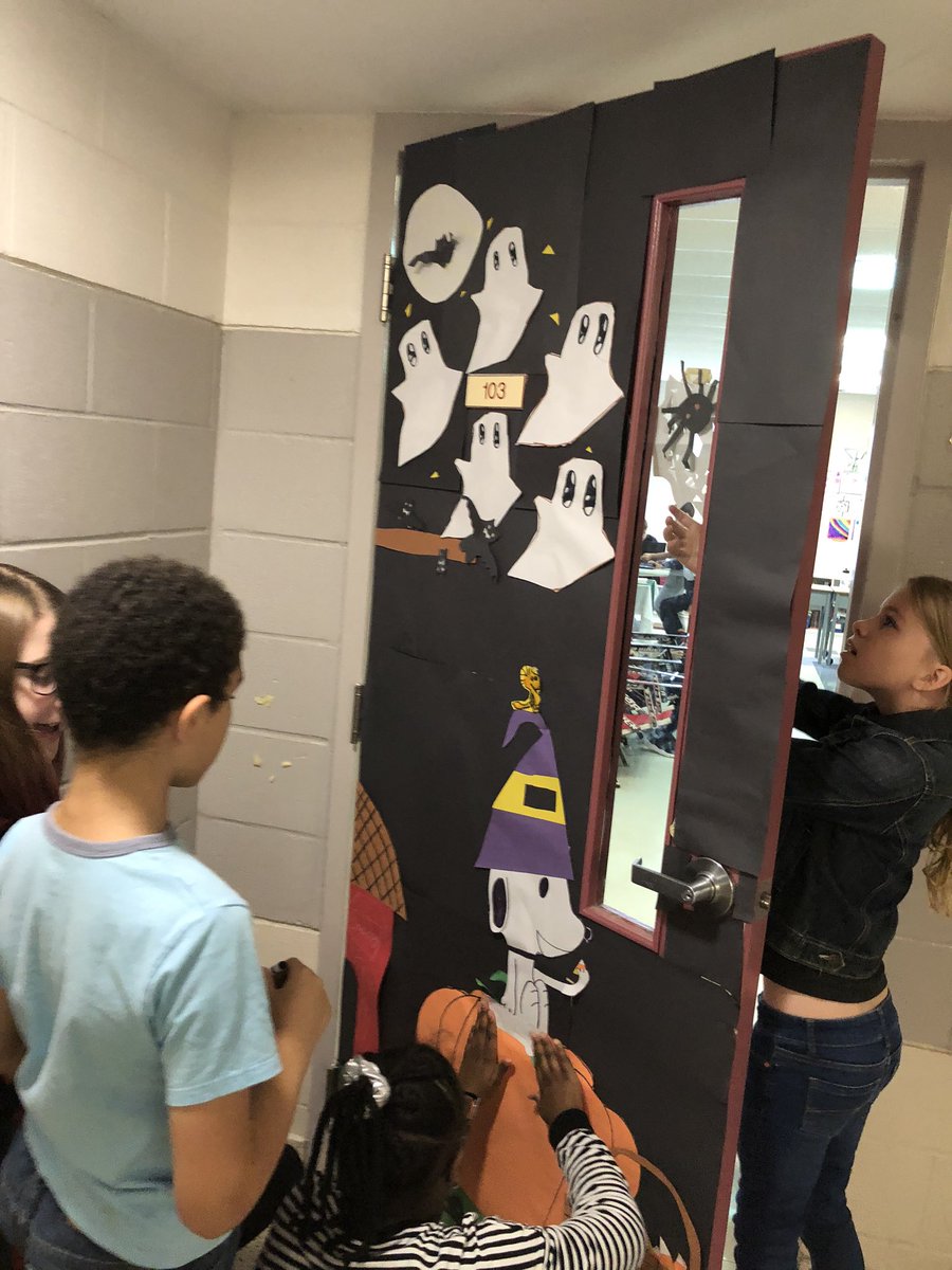StJamesOCSB's tweet photo. Door Decorating in full swing. Student Voice leadership. Success Criteria for students to follow. #jamocsb https://t.co/zwE02MiJGo