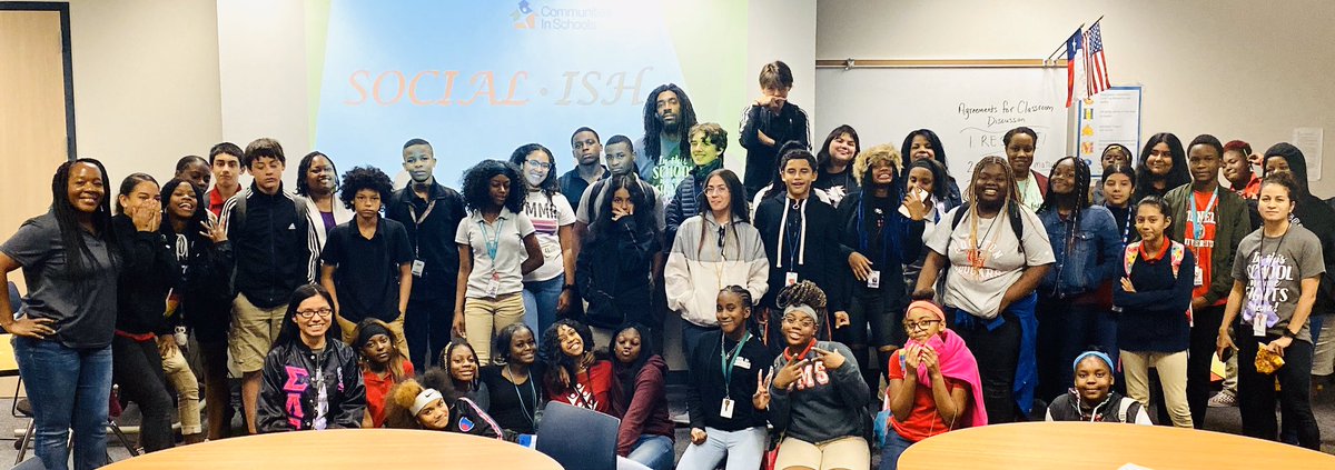 EzeanyaCIS's tweet photo. SOCIAL-ish topic:MENTAL HEALTH

What is mental health?

What should I do when I’m having a panic attack?

How do you deal with hard situations in the real world?

Licensed therapists, counselors &amp; informed adults were in on the conversation! #openforum
@cishouston @ODMSMustangs https://t.co/3zLDBU5u9b