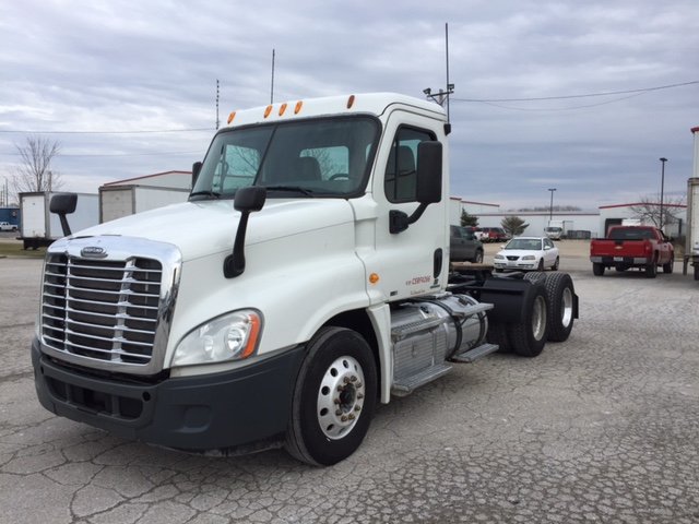 semitrucksales's tweet photo. DD13 410hp
FRO15210C
3.58 ratio
200” WB
6 Alum
A/S 5th
480k, 460k, 465k miles

Tom @ 915.373.5836

3 available @ 29850 ea. https://t.co/hFQDIpktj5