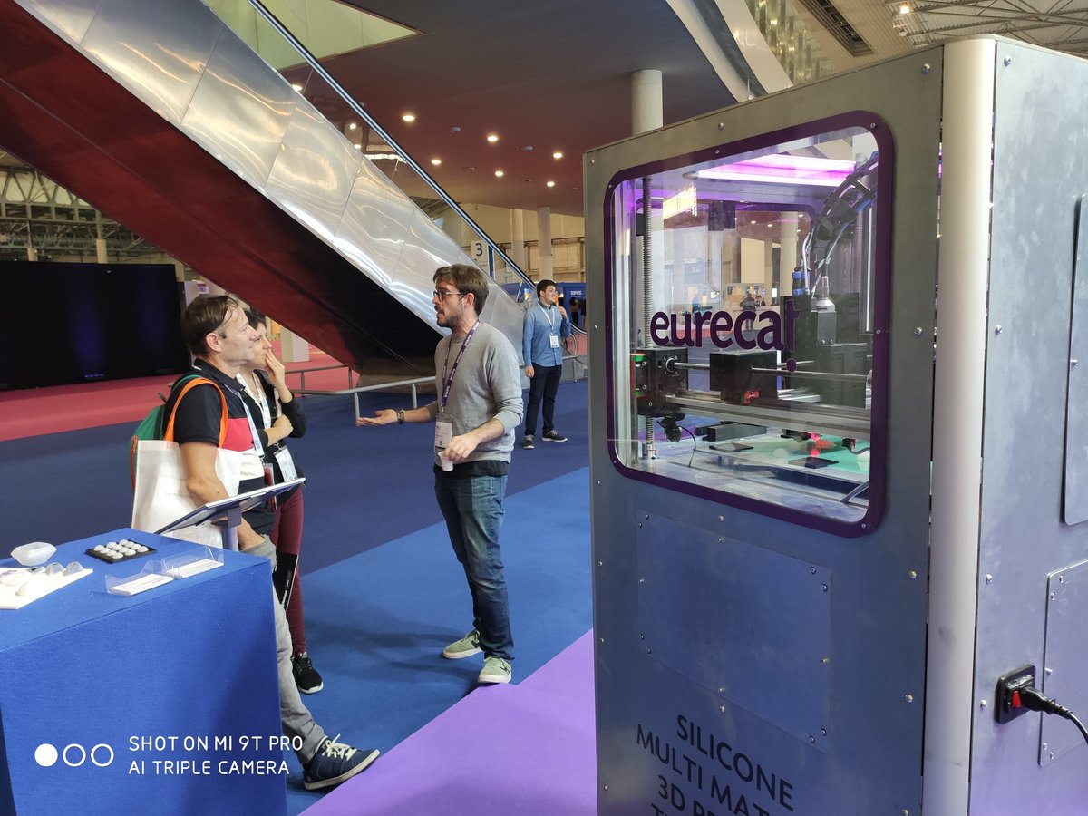 QuintanaGuillem's tweet photo. Os esperamos en H3 B2 Industry @Eurecat_news @Eurecat_events @industry_arena #Industry40 en esta edición presentamos innovación en materiales avanzados, #composites, #IME In Mold Electronics #ISF Incremental Sheet Forming, #Compounding #3dprinting #PrintedLight #textile3dprinting https://t.co/Vev62g0avN