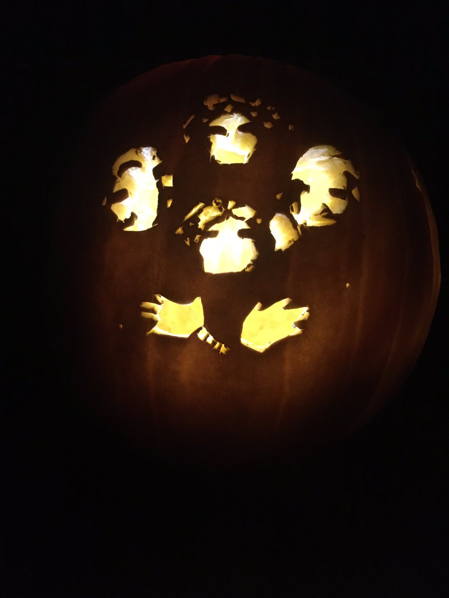 Flo__rgf's tweet photo. Queen and Mr. Robot’s vibe #halloween2019 #Queen #MrRobot #queenfanclub @QueenWillRock @OIQFC https://t.co/hmgNcvzytc