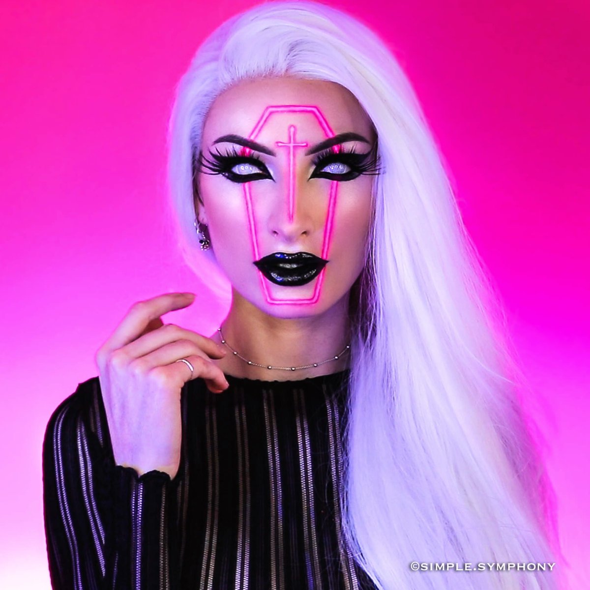 simplesymphony_'s tweet image. New video: youtu.be/D74NqVC8mos ⚰️💕