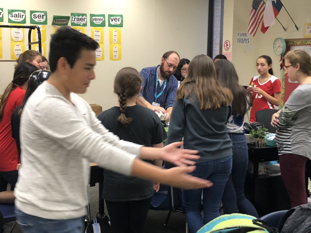 srakubeczka's tweet photo. Strack Spanish Club decorated cookies and had a special guest this morning! @MrWincott  helped us make sugar skulls! #StrackSpanish @StrackKISD @jason__ovalle https://t.co/93IbUnXdPb