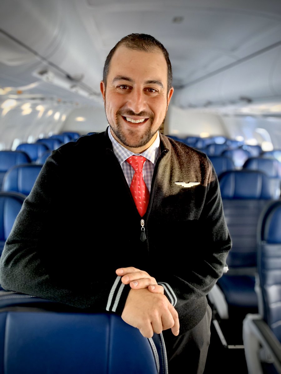 McVick7's tweet photo. One of the guys in the friendly skies ✈️ #beingunited @weareunited @united #USIFSbaseEWR https://t.co/xZbzKxy5Oi