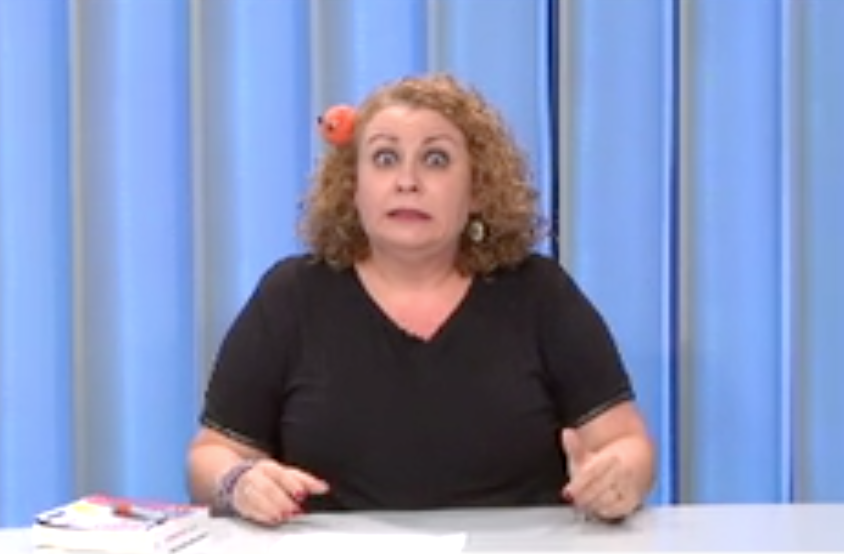 Sonia El Hakim (@codigonoverbal) on Twitter photo Especial #Halloween en <a href="/CVenDirecte/">Comunitat Valenciana en Directe</a> , de <a href="/Levante_TV/">Levante TV</a> , <a href="/Silvia_TomSan/">Silvia Tomás Sánchez</a> y @XimoRovira977 . El miedo, como nunca antes lo habías visto... 🧟♀️🦇
alacarta.levantetv.es/media/comunita… Especial #Halloween en <a href="/CVenDirecte/">Comunitat Valenciana en Directe</a> , de <a href="/Levante_TV/">Levante TV</a> , <a href="/Silvia_TomSan/">Silvia Tomás Sánchez</a> y @XimoRovira977 . El miedo, como nunca antes lo habías visto... 🧟♀️🦇
alacarta.levantetv.es/media/comunita…