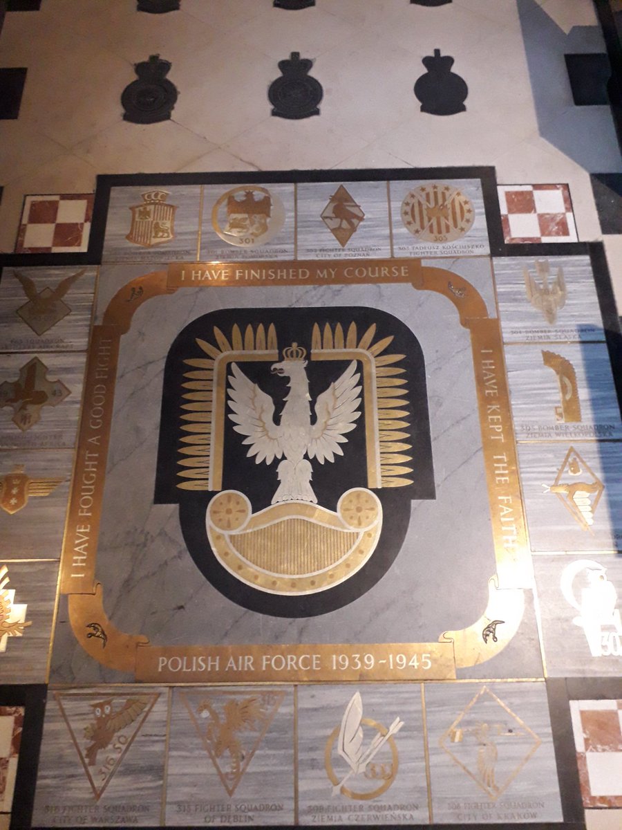 JohnKvalheim's tweet photo. St. Clements Danes is always a sanctuary to relish. #RAF #Polish https://t.co/EGddJiQAZS
