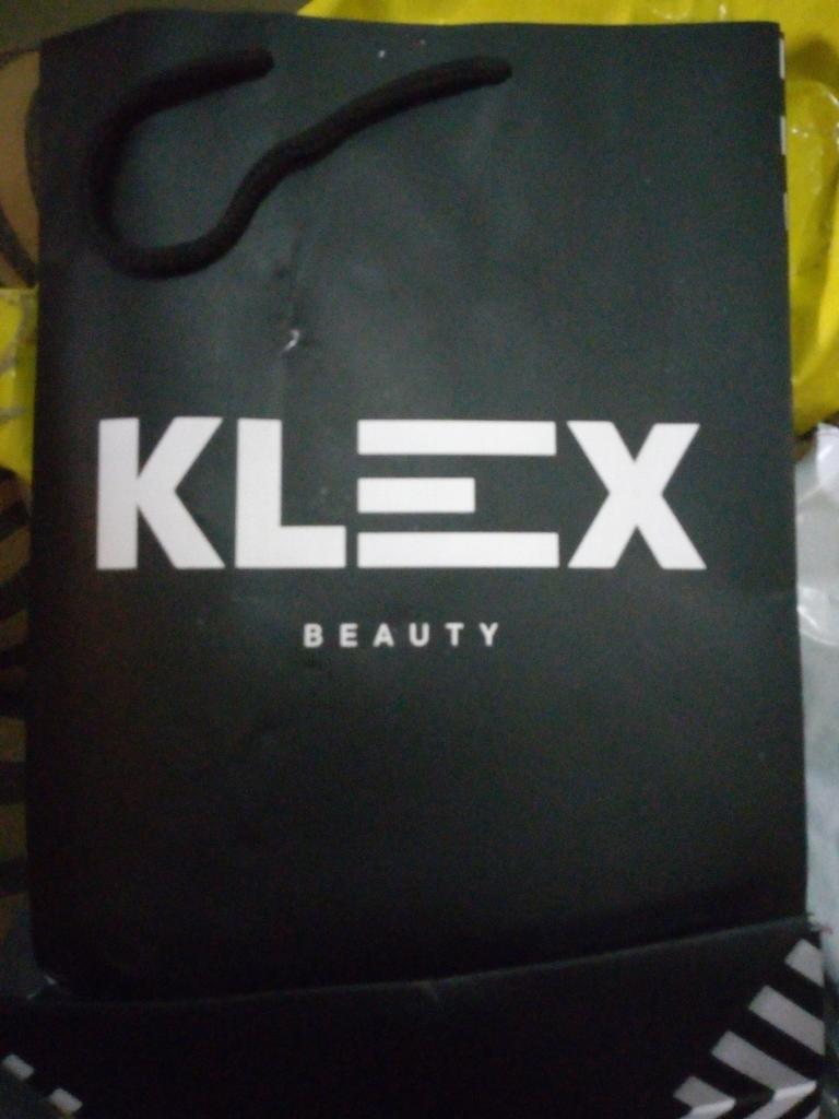 vickyomolara's tweet photo. @KlexBeauty I got my package today💃🎉I am soooooo happy can't wait to shine bright like a diamond in them.i will like to say a big thank you to @is_salsu too https://t.co/4aJG1GT8jf