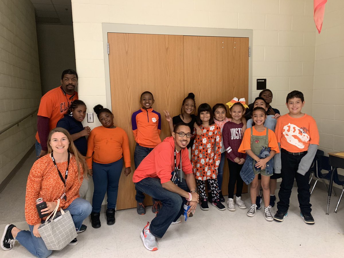 MGD_IB's tweet photo. MGD supports No Bullying Day!!@CharMeckSchools @CmsTitle1 @CMS_IntBacc https://t.co/8SMILqNE6x