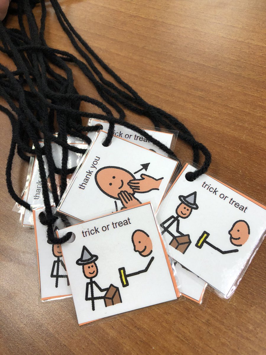 SLPMason's tweet photo. Sometimes our students need a little help remembering their lines. #spookySLP 👻🕸🧡 https://t.co/W7vuHoJFX1
