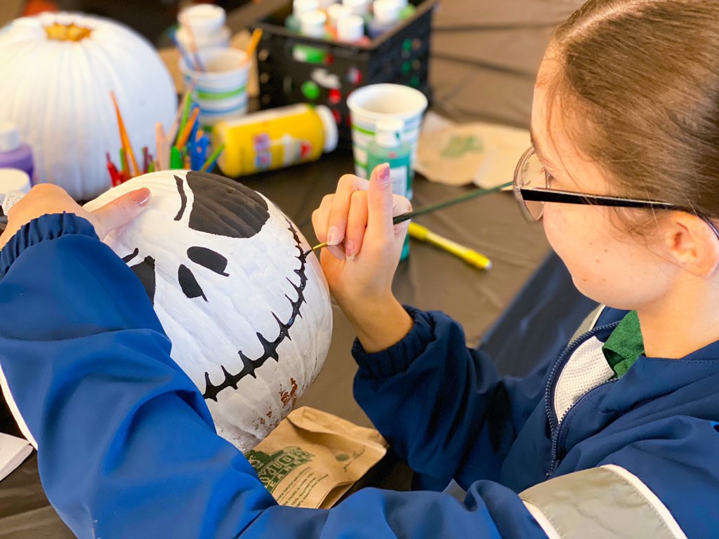 BaylorDines's tweet photo. 🎃🎨 Today is the LAST DAY to paint your “Beary Scary” pumpkin!! We’ll be announcing the first place winner tomorrow, so drop by a dining hall tonight and get creative🌟 #baylordining #spookyseason #pumpkinpainting https://t.co/rEedr60d84