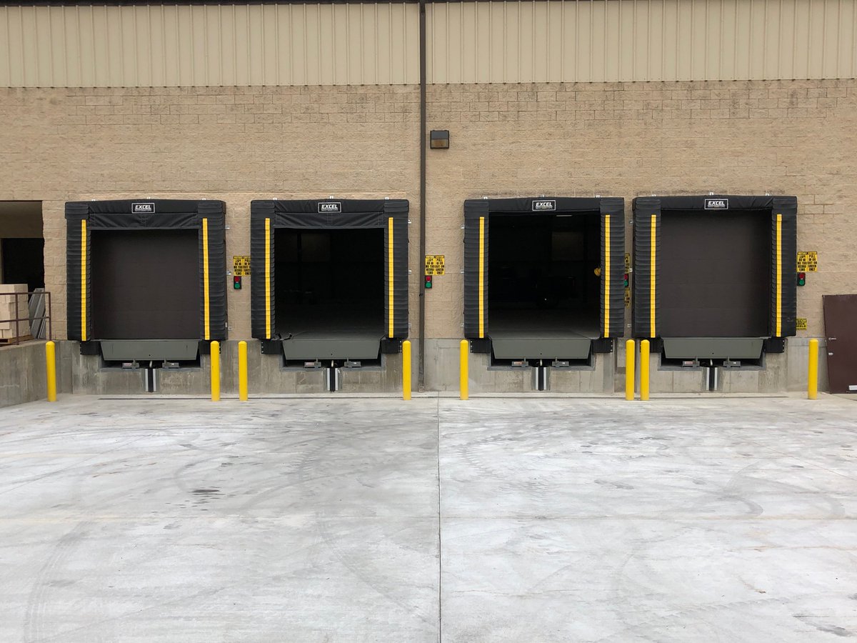 LoadingDocks's tweet image. Sheffield Village Ohio Truck Dock Equipment. Poweramp® VH Hydraulic Dock Leveler PowerHook® Dock Lock Restraint 855-951-4499 shop.excelsolutions.com #dockplate #truckdock #docklock