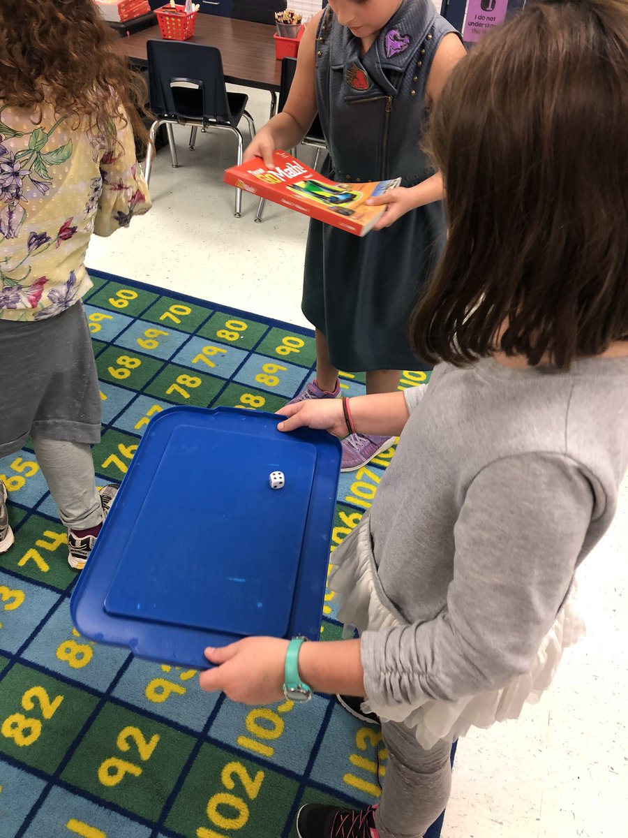 cparafinik's tweet photo. @RERockets 2nd graders learning about movement with different objects! #RERockeys #bisd #birdville #bishshines https://t.co/Xh5y8vvFqH