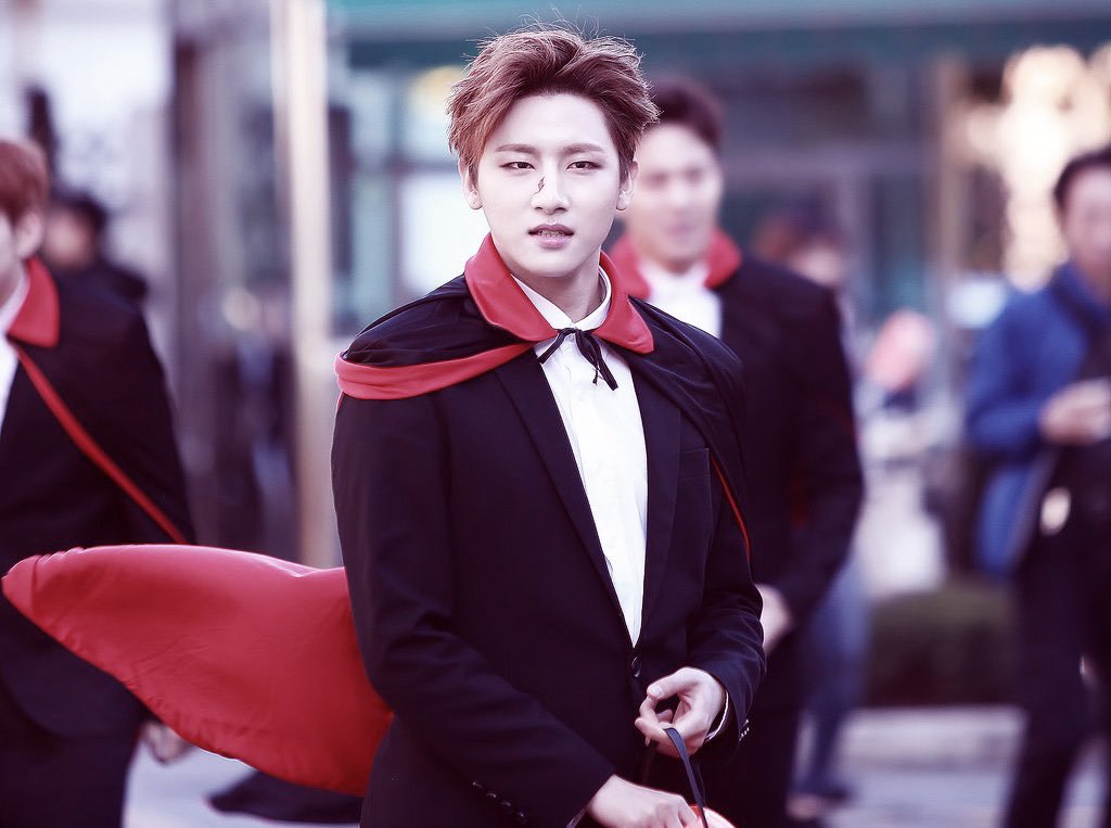 imfvcks's tweet photo. Your local vampire is back for Halloween 🎃 https://t.co/v06tcfPFSV
