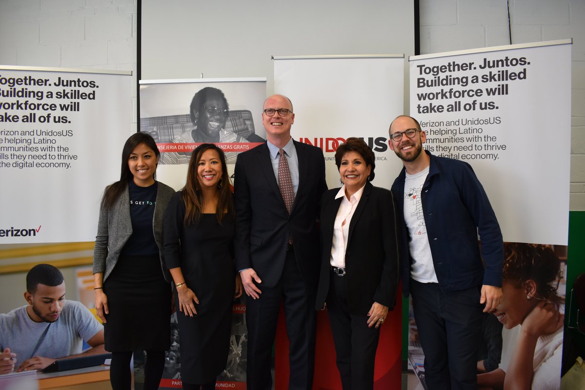 Honored to welcome executive leaders from <a href="/WeAreUnidosUS/">UnidosUS</a>, @verizon, and <a href="/CaraChicago/">Cara</a> to Belmont Cragin today to recognize the launch of our new digital literacy workforce development program for Latinx job seekers! #Latinosatwork #Adelante