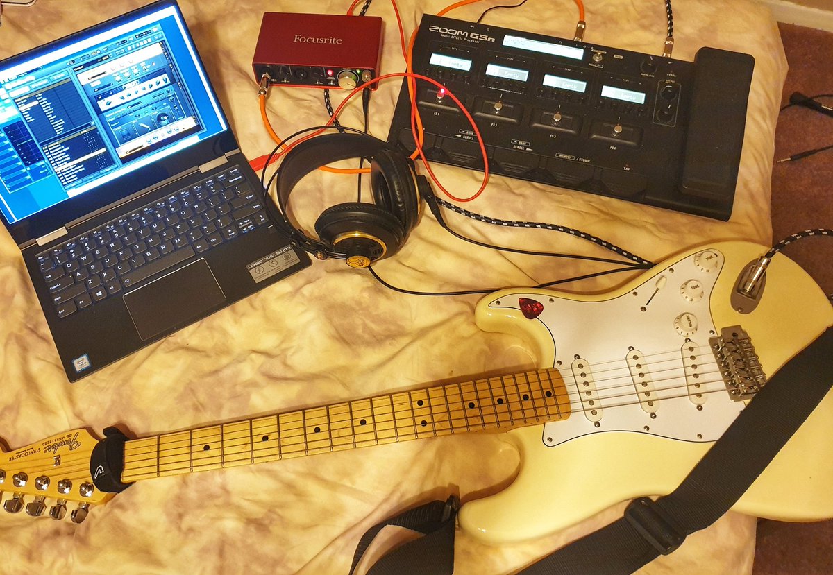 AnkitDhakal19's tweet image. Jam! 
#focusrite #zoomlab #fender #music #musician #guitar