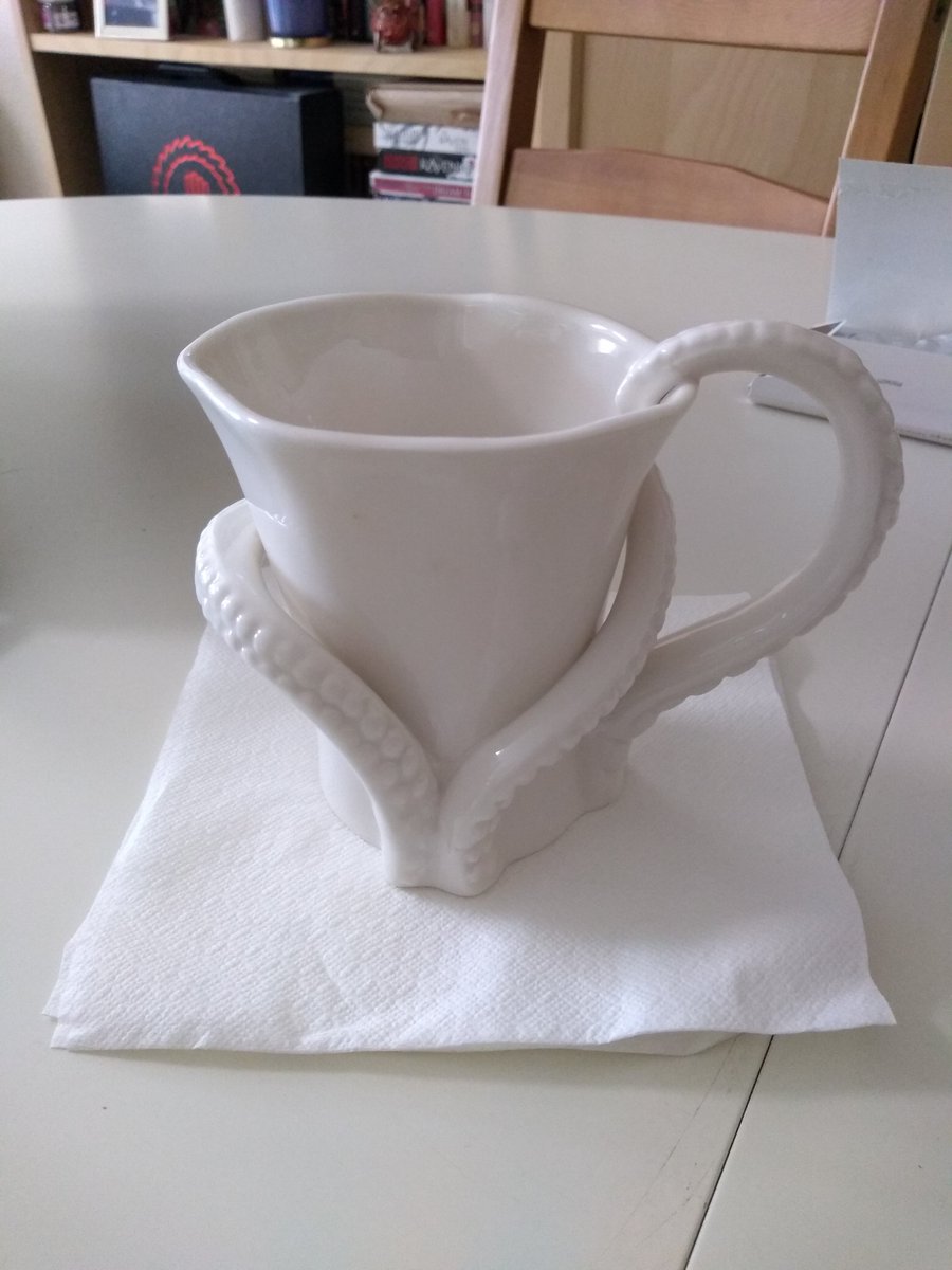 MrWolfTeacher's tweet photo. Que te inviten a tomar un tΓ© en esta taza...no tiene precio π
Y no tuve que tirar Cordura ππ
#CthulhuMug #CthulhuTeaTime #LoveIsInTheTentacle #Cthulhu https://t.co/O3kYWGbA33