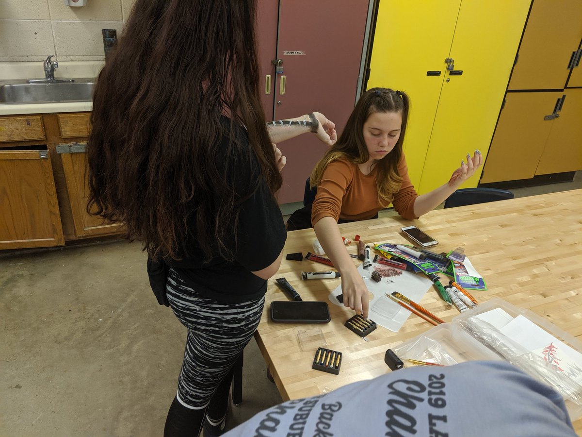 LZHS Art + Design Department tweet media