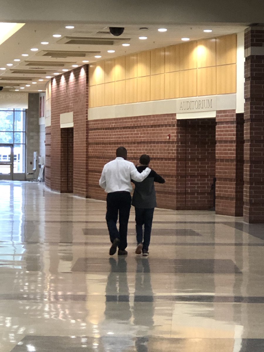 PowhatanHS's tweet photo. A quick candid picture in the hallway. #Relationships are the key to a positive school environment. #IgniteTheSpark https://t.co/q8gjxBpUpk