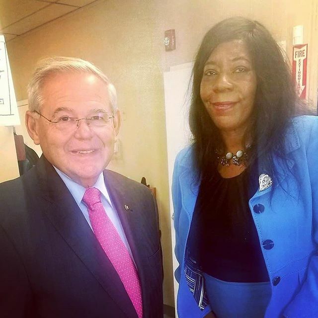 Volunteer Advocacy Ambassador, Louise Hodge attended the #AutismCARES press conference hosted by @senatormenendez to thank him for his continuous leadership within our community #WhyAutismCARES ift.tt/2PwxzLv