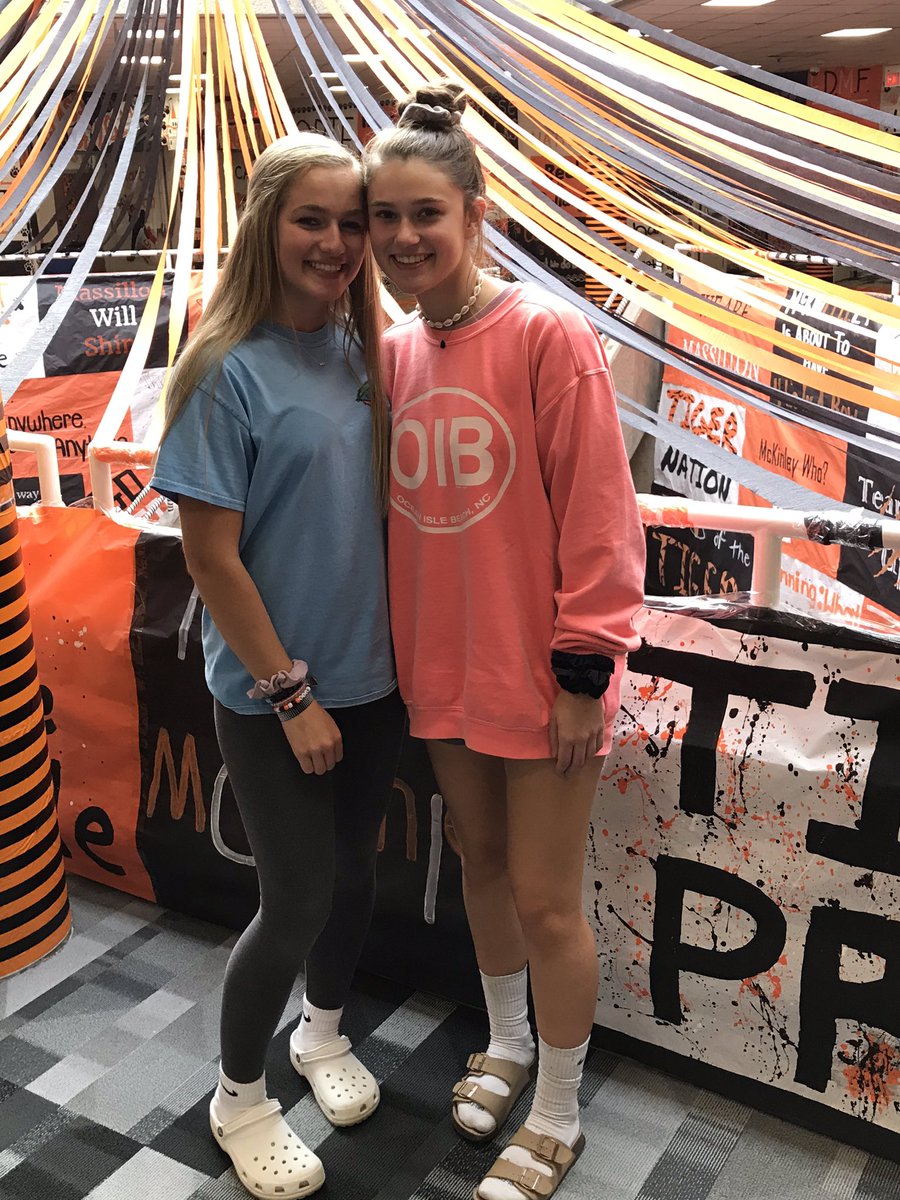 massillonwhs's tweet photo. VSCO day at WHS! Sksksksk! And I oop! https://t.co/R8VuPUHLgs