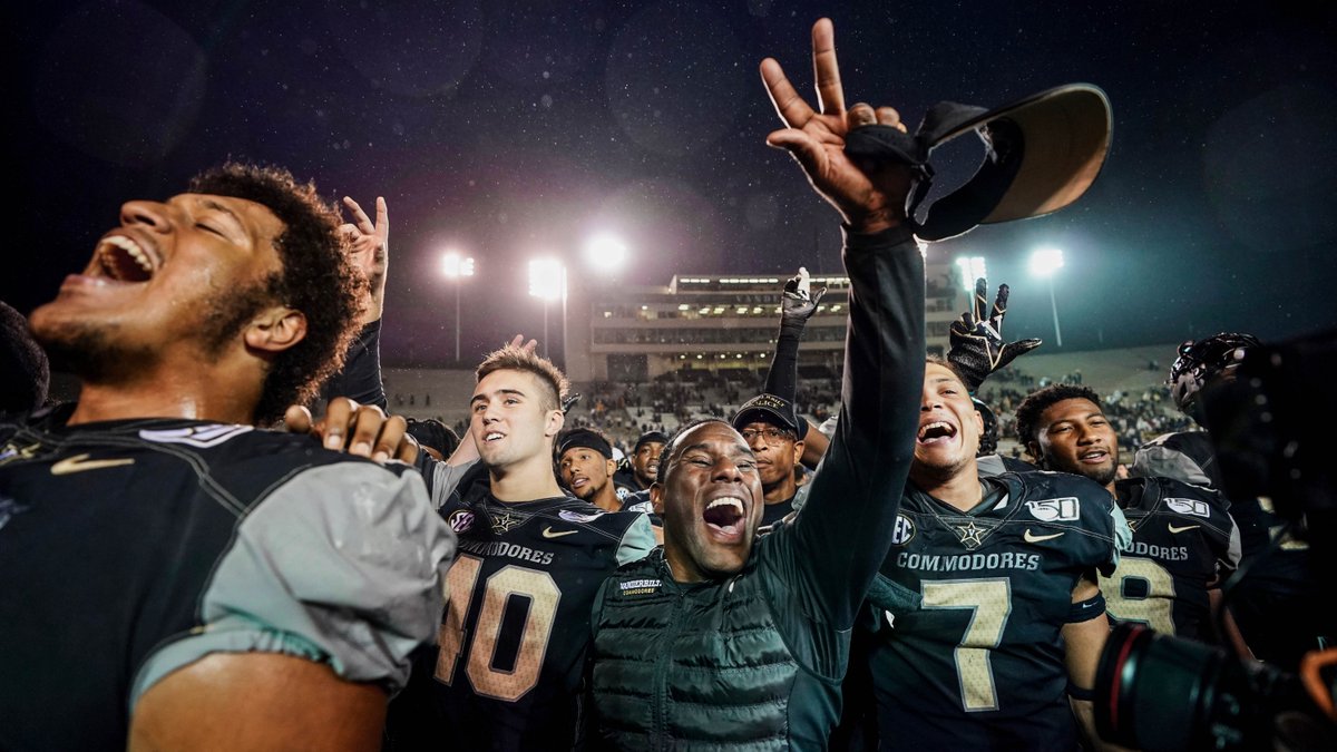VandyFootball's tweet image. This weekend the Vanderbilt "VU" hand sign represents much more as we partner with @HilinskisHope to raise awareness for mental health and suicide prevention.

During third quarter raise awareness and your hands for this great cause. 

🔗vanderbi.lt/x763r

#AnchorDown