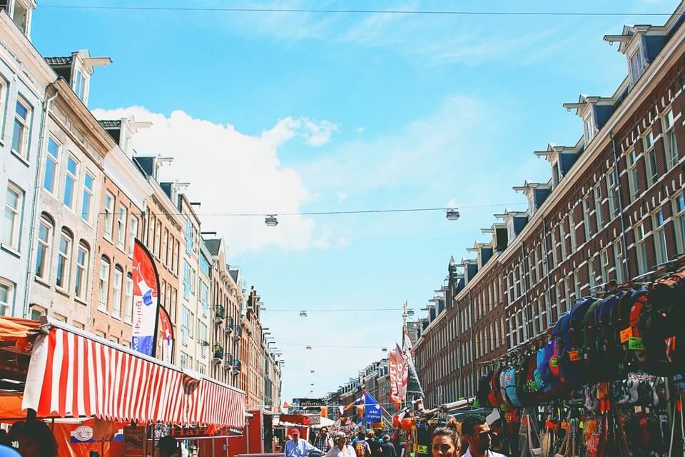 FrancesMTAuthor's tweet photo. AMSTERDAM TRAVEL: Hey #budgettravel fans! I've got you sorted with tips for money-saving travel to Amsterdam too! Here's a brill guide to visiting Amsterdam on a budget by the fab @emaroundthworld https://t.co/xaREPMZy5q <3 https://t.co/pSXGeYaeKy