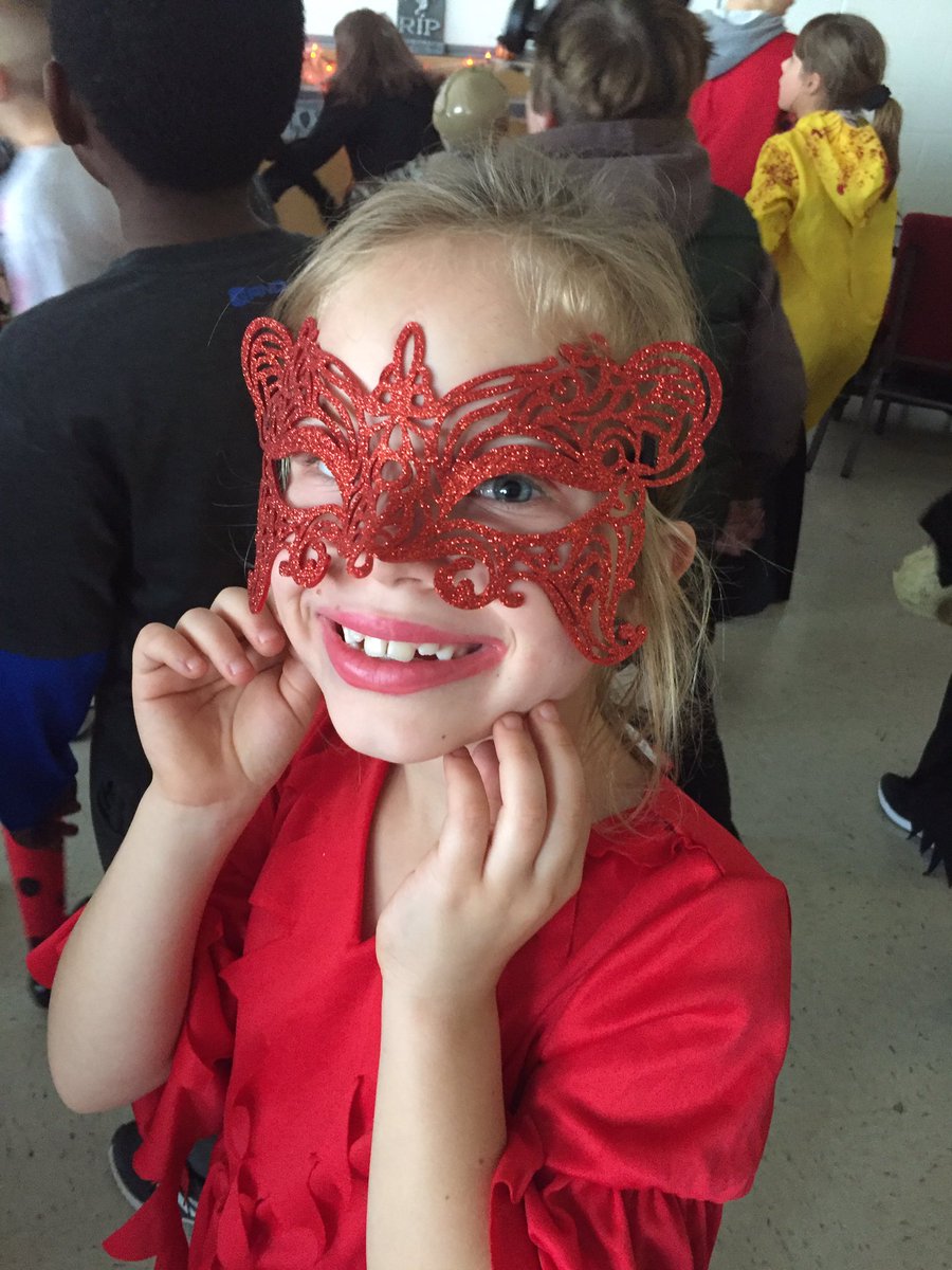 elementary_king's tweet photo. Halloween fun at KSE https://t.co/MpzYsesP0E