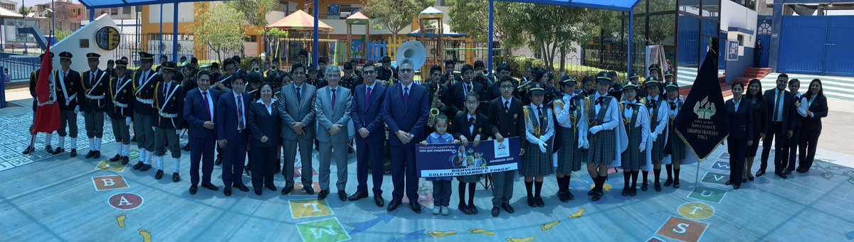 ASEAPSOFICIAL's tweet photo. Con mucha alegría los alumnos de la #IEA #Forga reciben la visita del Pr. Almir Oliveira y el Mg. Abel Apaza, líderes de la #EducaciónAdventista para la @iasdsudamerica y la #UPSur respectivamente. #ASEAPS https://t.co/32b6LV0Ujz