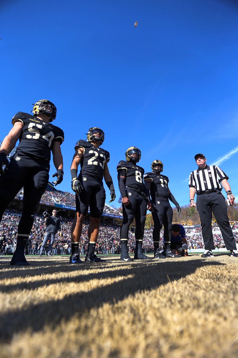 asforfootball's tweet photo. How fast can Army Fans forget about a 4-Game Losing Streak? Beat Air Force and see!!

🏴‍☠️ #ShortTermMemory #BeatAirForce #CIC #FightSomeMore

📸 Danny Wild https://t.co/JV99lwlo2v
