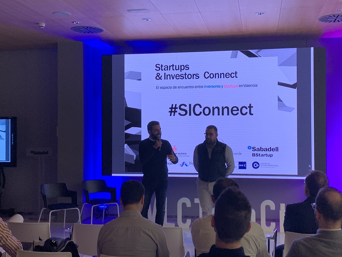 🚀La 12 edición del #SICONNECT la inaugura el subdirector de emprendimiento de <a href="/valenciactiva_/">València Activa</a>, @javimateog, ¡preparados para escuchar los #Pitches de las empresas finalistas!