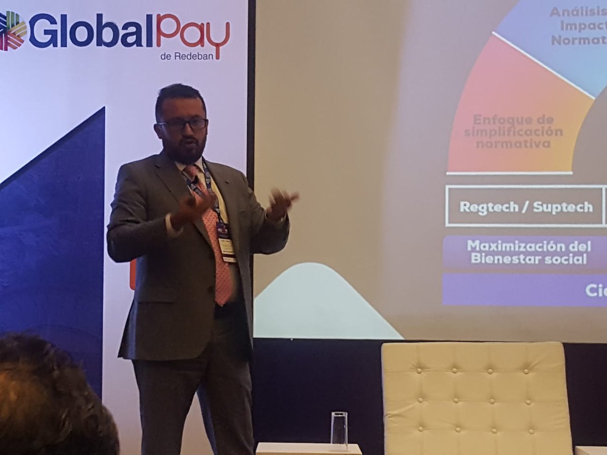 camcoelectronic's tweet photo. "Debemos genear un entorno TIC y Postal robusto para que el ecosistema digital funcione", Camilo Jiménez, comisionado (E) de la @CRCCol en su conferencia: "Perspectivas y retos del regulador único en el sector postal".

#eSummit2019 https://t.co/C4CMa938Nz