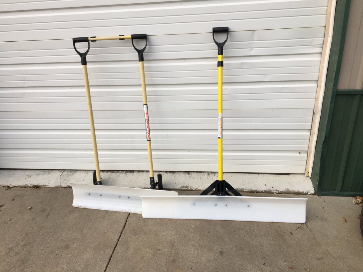 mccarl_racing's tweet photo. Are you prepared for the ❄️ season❓ @thesnowplow1 are available https://t.co/U4Cygq6w95 Amazon or your local hardware store. #bestshovel #getonetoday https://t.co/v7rrKHgov3