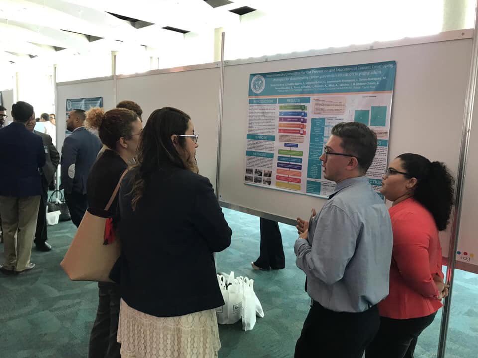 CIPECA_PR's tweet image. 15th Annual Scientific Conference PHSU &amp;amp; PRI 2018

Esta actividad fue llevada a cabo en el Complejo Ferial de Puerto Rico en Ponce y se logró obtener el primer lugar en la presentación de póster del Comité interuniversitario de Prevención y Educación del Cáncer. 🥇🧬