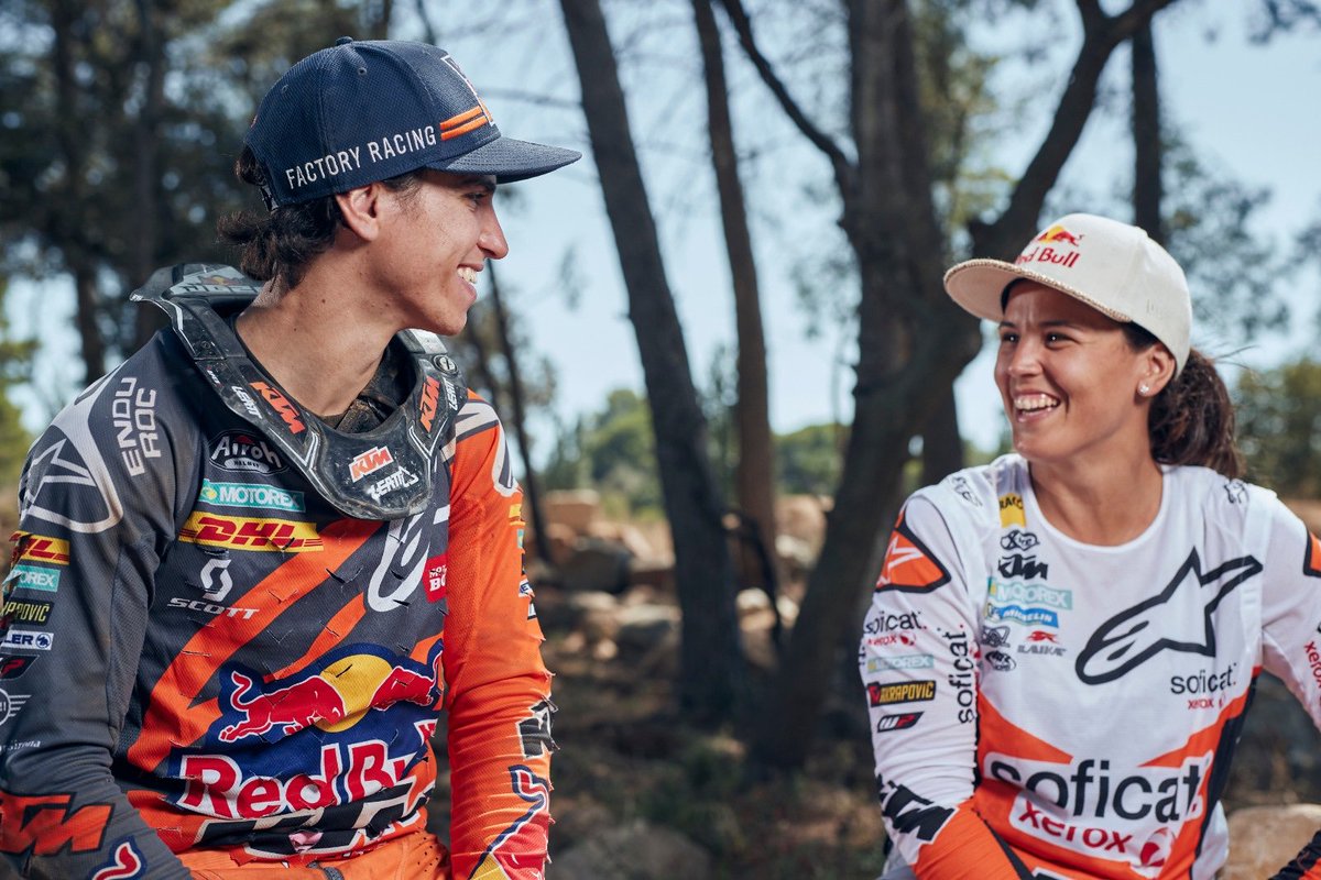 Laia Sanz (@laiasanz_) on Twitter photo No os perdáis el vídeo sobre <a href="/JosepGarcia26/">Josep García</a>. Qué gran mérito tiene su adaptación al #enduro #extremo!! 👉🏼🎥 redbull.com/es-es/josep-ga…
<a href="/redbullESP/">Red Bull España</a> No os perdáis el vídeo sobre <a href="/JosepGarcia26/">Josep García</a>. Qué gran mérito tiene su adaptación al #enduro #extremo!! 👉🏼🎥 redbull.com/es-es/josep-ga…
<a href="/redbullESP/">Red Bull España</a>