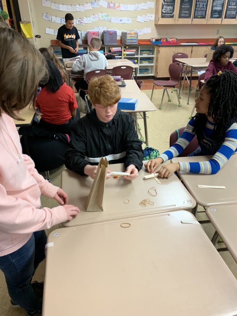 CwmsMrs's tweet image. Pumpkin Catapult Launcher (and elastic potential energy!) fun in Connections! #designcycle #designchallenge #cwway @CWMS_office