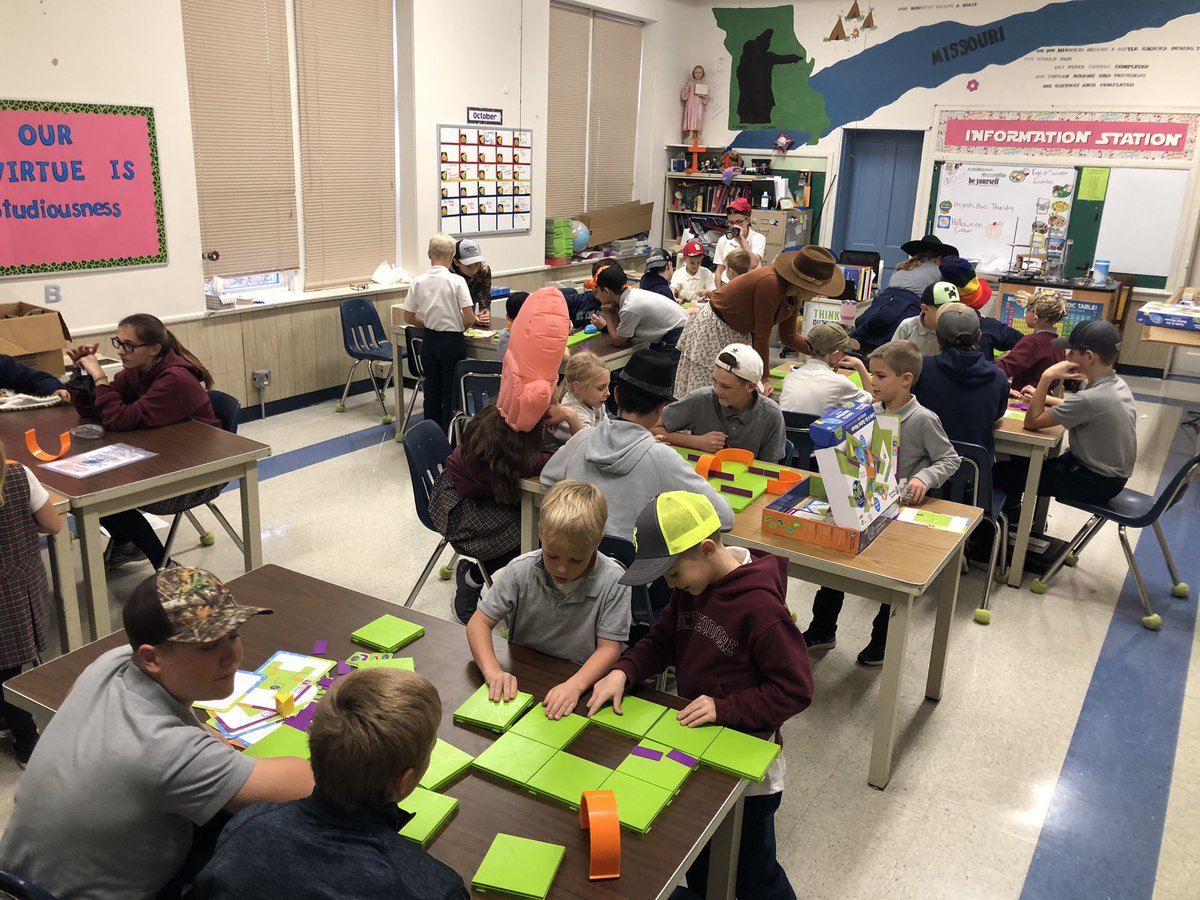 sttscience's tweet image. Rainy day = STEM day! #codeandgo