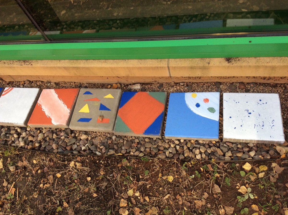 SPPS_crossroads's tweet photo. Thank you @WaldenU for including us on your Global Days of Service! Volunteers engaged with students in the classroom along with revitalizing our courtyard learning spaces! #WaldenGDS https://t.co/MBvhHX14aV