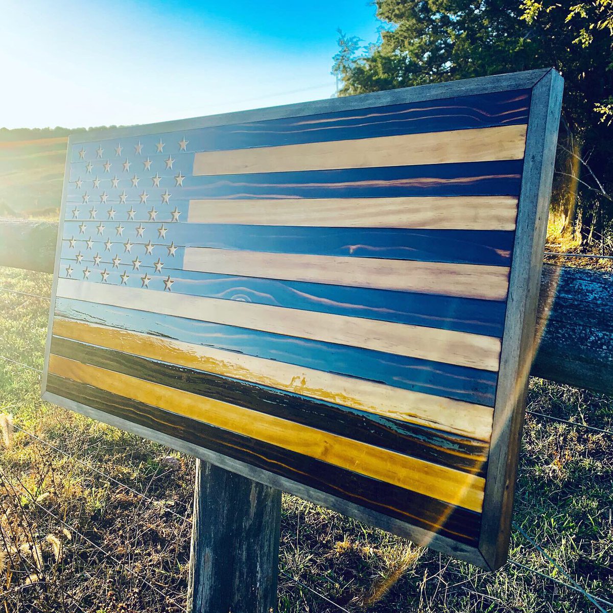 TARCO flags, built to hang anywhere. 

Where would you hang yours?

#america #americana #woodamericanflag #homedecor #outdoors #oleglory #patriotic #rusticdecor #rustichomedecor #rusticliving #woodworking #woodart #wallart #iloveamerica #jeeplife #WednesdayVibes