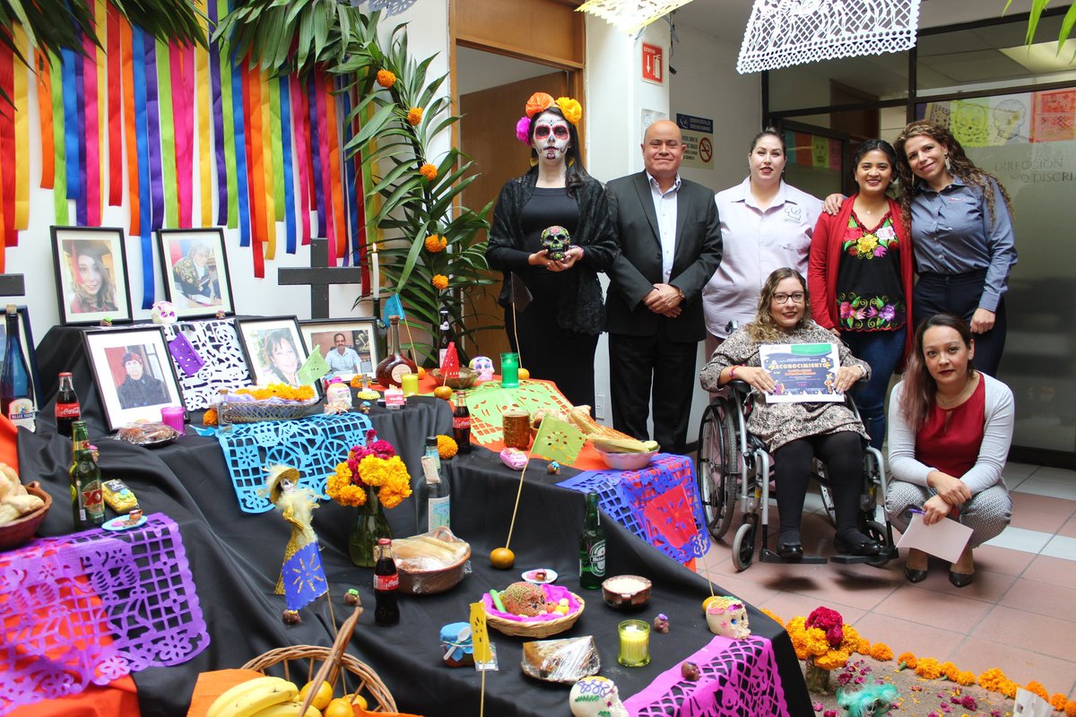 CEDHSLP's tweet photo. Como cada año la #CEDHSLP participó en el Concurso "Altar de Muertos" organizado por Oficialía Mayor San Luis Potosí, en esta ocasión lo que caracteriza a nuestro altar son los listones de colores que visibilizan la diversidad e inclusión de todas las personas. https://t.co/rHsS4VoSLD