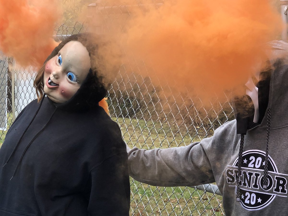 Hoban_AP_Art's tweet photo. We braved the cold again! #coloredsmokephotography #shutterbombs #rshsphoto @RSHSPrincipal https://t.co/YnLyXNAHv3