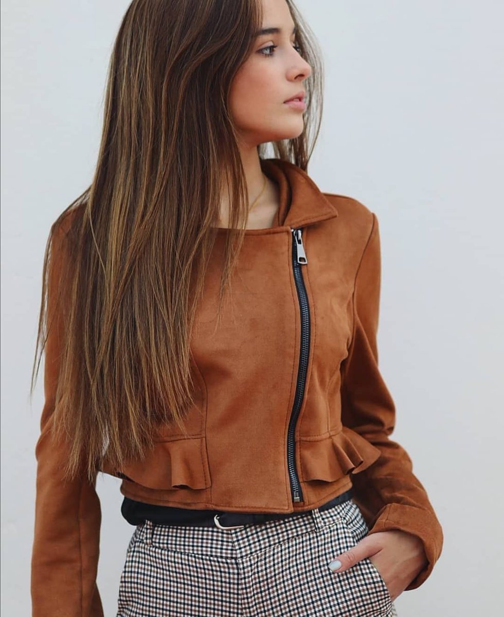 MariaQMCJ3's tweet image. Chaqueta y pendientes @vleym_official
#vleym #vleymoficial #modateen